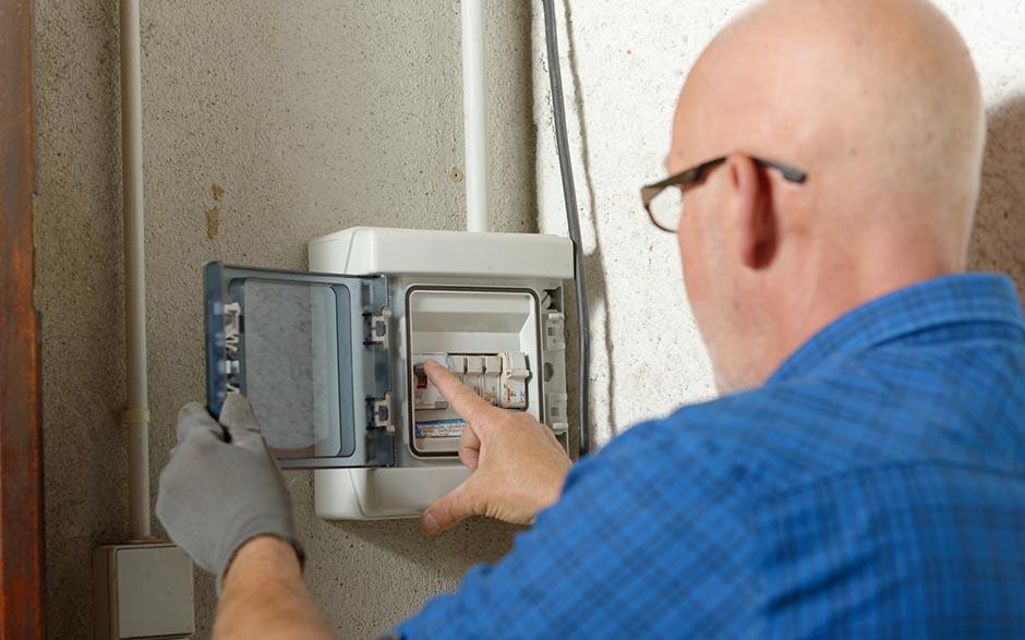 cherche électricien pas cher Villemomble